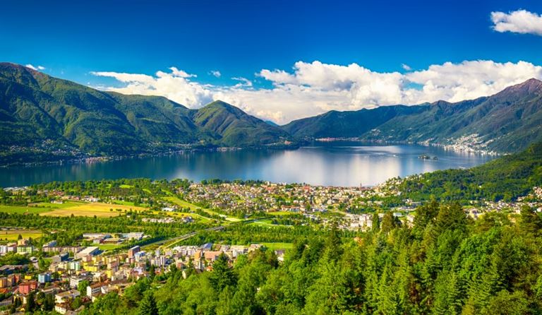 Große Bahnrundreise zwischen Alpen und Dolce Vita ©Eva Bocek /adobestock